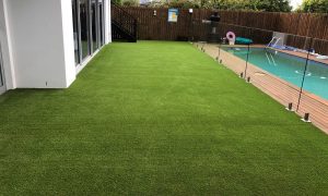 Stonedge Gardens Bellevue Hill Synthetic Lawn - Green Lawn and Pool
